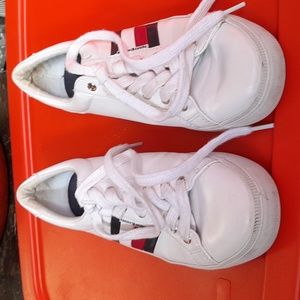 Tommy Hilfiger 10 M Shoes